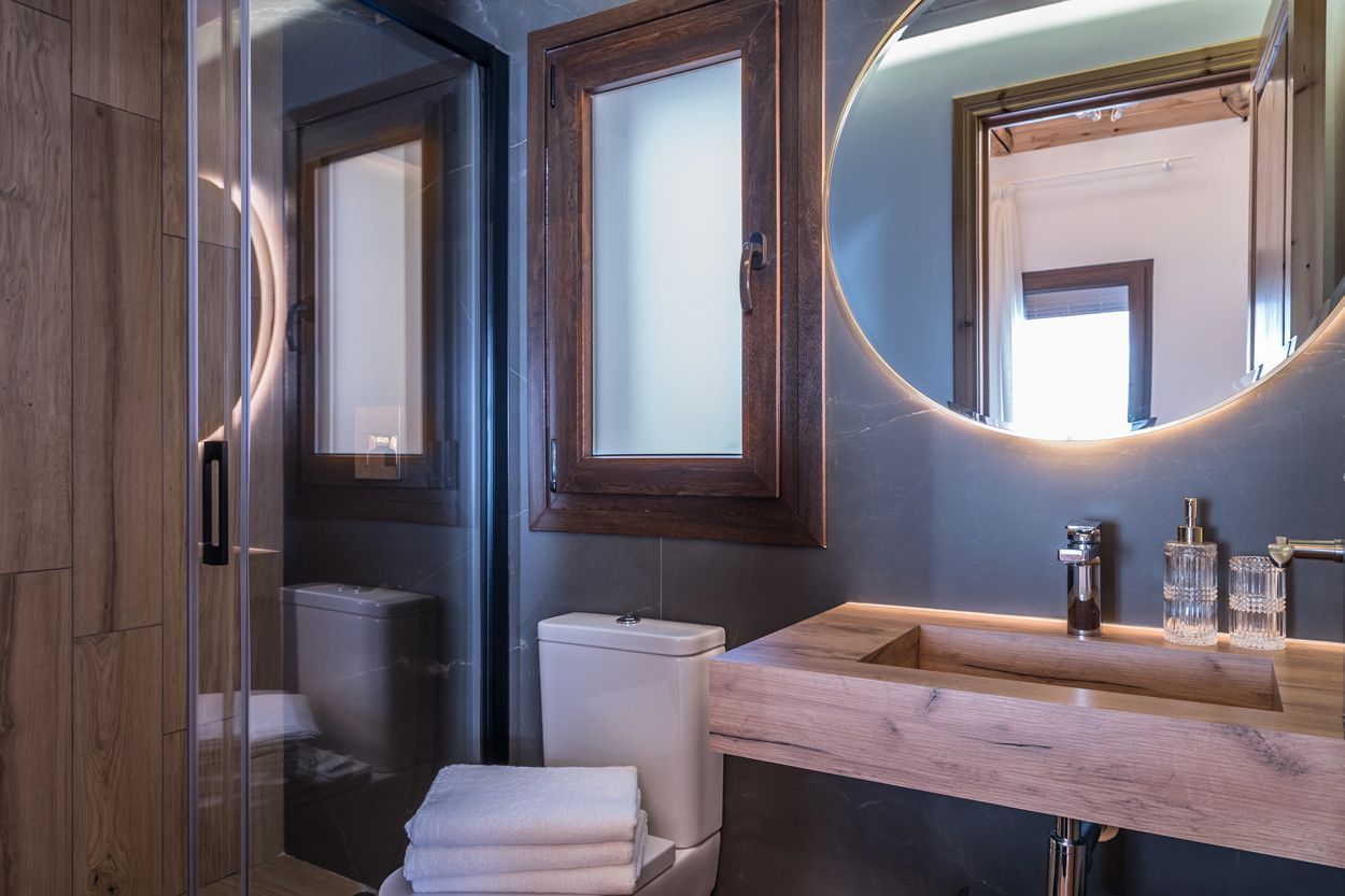FerAla Suites Albayzín baño