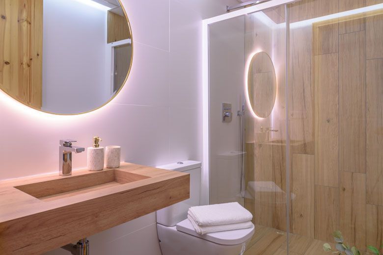 FerAla Suites Albayzín baño