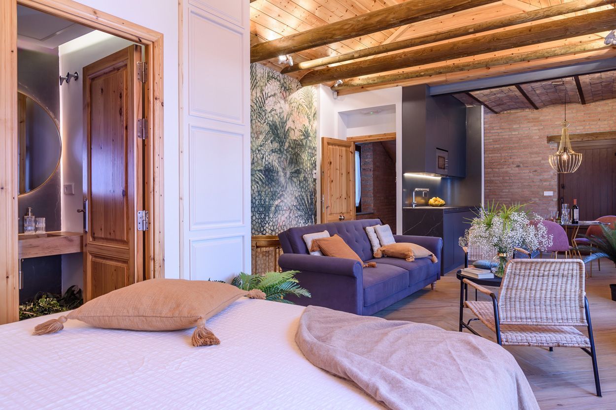 FerAla Suites Albayzín Cama y salón