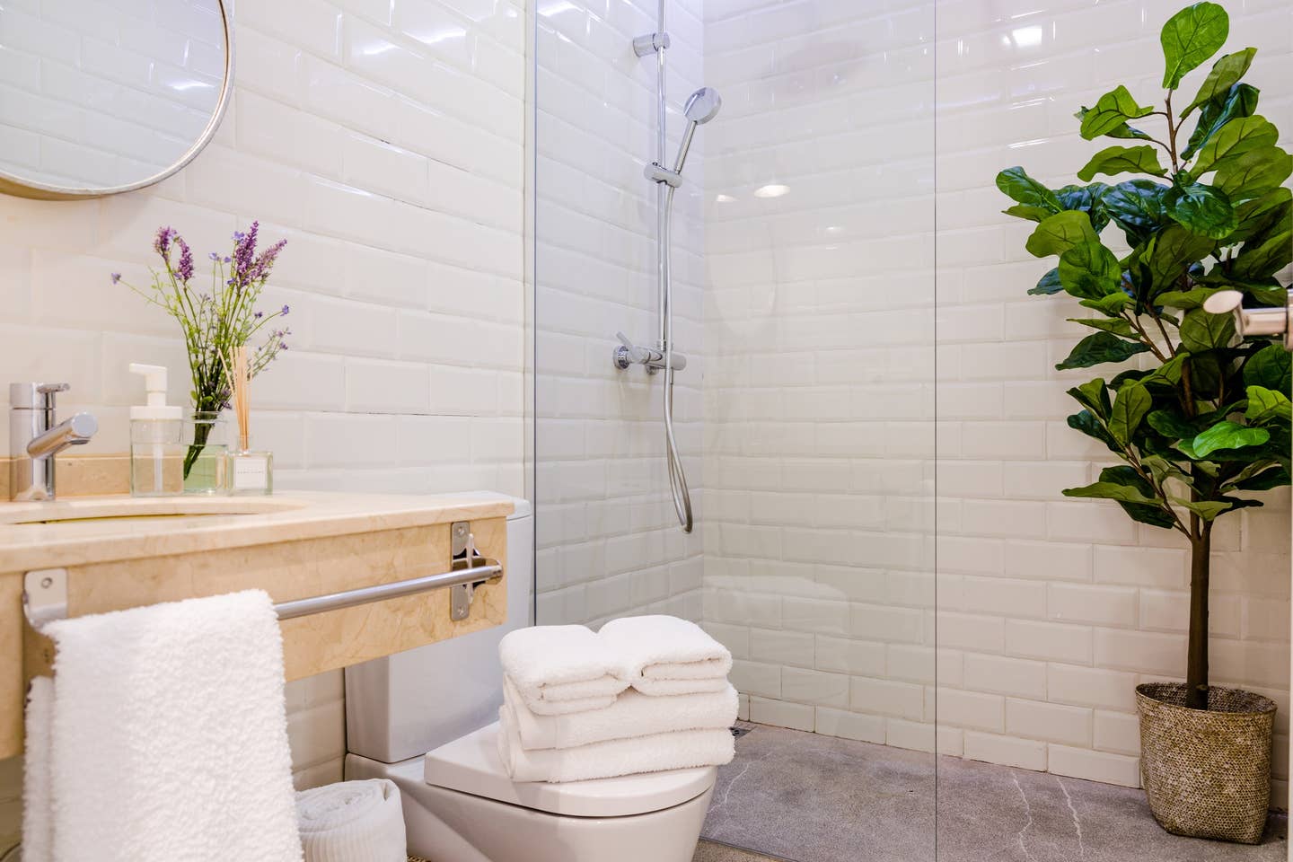 FerAla Suites Centro baño